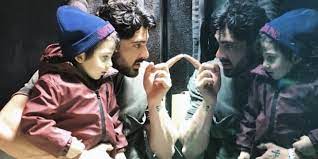 De son côté, son fils affiche un sourire éclatant. Michele Morrone Au Bout De Sa Vie Devant Peppa Pig Avec Son Fils Mce Tv