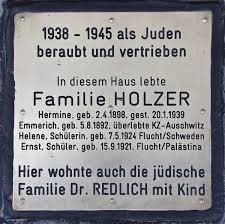 Wo bildung zum erlebnis wird. Datei Gedenkstein Fur Hermine Emmerich Helene Und Ernst Holzer Und Familie Dr Redlich Jpg Wikipedia