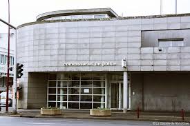 It is located 12.6 km (7.8 mi) from the centre of paris. Val D Oise Interpelle Apres Des Menaces Au Couteau A Bezons Il Tente De S Evader Du Commissariat La Gazette Du Val D Oise
