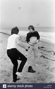He was born in kingsbury, uk, on this day in 1941.since joining the group in 1962, charlie has been in the. Die Rolling Stones Charlie Watts Und Brian Jones Gesehen Hier Posiert Am Strand Von Malibu Nach Dem Fotografen Die Jungs Hatten Einige Hamburger Und Fussball Gespielt Und Waren Glucklich Am Meer Zu