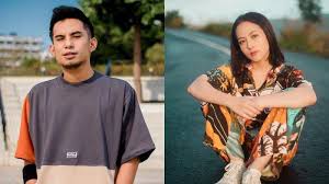 Video ciuman zara adhisty dan niko al hakim itu diduga berasal dari akun alter yang unggahannya zara adhisty kembali membuat heboh karena video ciumannya dengan niko al hakim, mantan suami. Twnaiki Zdi4zm
