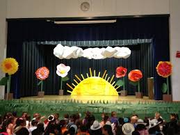 220f2ed9794ae65e6c9a3ce7c88eedd6 Jpg 736 552 Kindergarten Graduation Decorations Stage Decorations Kindergarten Graduation