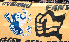 Learn about becoming a member. Dynamo Spieler Lassen Sich Mit Anti Fcm Banner Fotografieren Liga3 Online De