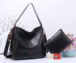 Namun ketika mendapatkan tas kulit wanita bandung harga yang akan di dapatkan cukup terjangkau. Tas Kulit Wanita Branded Fossil Hobo 41218 Trend 2020 Tas Tas Wanita Tas Kulit
