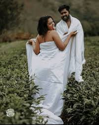 Jun 26, 2021 · it's time to send congratulatory messages to ishita kumar as she has tied the knot in london. New Trending Wedding Viral Photoshoot