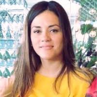 Larissa Leon's Instagram, Twitter & Facebook