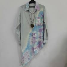 Batik ceplokan ini umumnya menjadi ciri khas batik asal jogjakarta. Kemeja Batik Asimetris Fesyen Wanita Pakaian Wanita Di Carousell