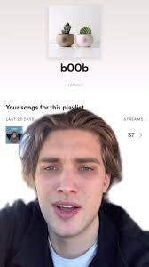 To the 4th and 5th ones... r u ok? #playlistreview #indiemusician #poprock  #greenscreen