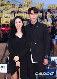 Throughout the drama the couple formed by hyun bin and son ye jin gave us lovely moments that were part of the story in which yoon se ri is trapped in north korea , but fans were so surprised at the connection that they transmitted. Netizen Buzz Updated Dispatch Announces Hyun Bin And Son Ye Jin As Their First Couple Of 2021