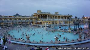 Kondicionáló terem, szaunák, aerobic, vízi torna. Banhos Termais De Szechenyi Em Budapeste Hungria Dobrar Fronteiras