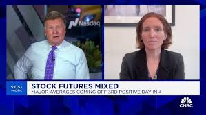 The economy has been ticking along without needing a rate cut, says  Moneta's Aoifinn Devitt