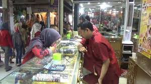 Beli emas 700 online harga murah terbaru 2021 di tokopedia! Harga Emas Turun Penjualan Emas Di Kota Malang Justru Lesu Surya