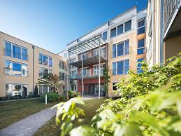 Fürstenfeldbruck ist eine große kreisstadt, die sehr schöne möblierte wohnungen und andere objekte für wohnen auf zeit bietet. Seniorenwohnen Buchenau In Furstenfeldbruck Auf Wohnen Im Alter De