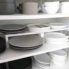 実は これニトリです みんなが大絶賛する ニトリ 優秀アイテム１１連発 食器棚 収納 食器棚 収納 アイデア 一人暮らし 食器 収納