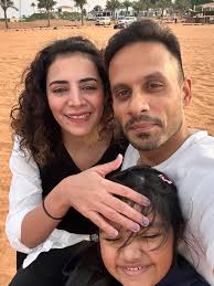 These throwbacks were waiting for this song😄