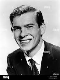 Johnnie Ray's Instagram, Twitter & Facebook