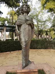 La surrealista historia de la pescadera que dice ser hija de la duquesa de alba. Hidden Away Review Of Estatua De La Duquesa De Alba Seville Spain Tripadvisor