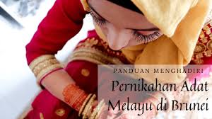 Malam itu, pasangan pengantin ini sudha berada di kamar dalam keadaan bugil, seluruh tubuh mereka telanjang. Panduan Menghadiri Resepsi Pernikahan Adat Melayu Di Brunei