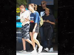 Millie bobby brown was spotted hanging out with two of brad pitt and angelina jolie's kids, shiloh and zahara, on monday, february 11 — details! Millie Bobby Brown Pals Around With Brad Pitt Angelina Jolie S Kids