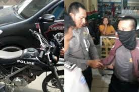 Free delivery and returns on select orders. Jeruk Makan Jeruk Polisi Naik Motor Trail Hadang Pemotor Lawah Arah Eh Diciduk Polisi Juga Semua Halaman Motorplus