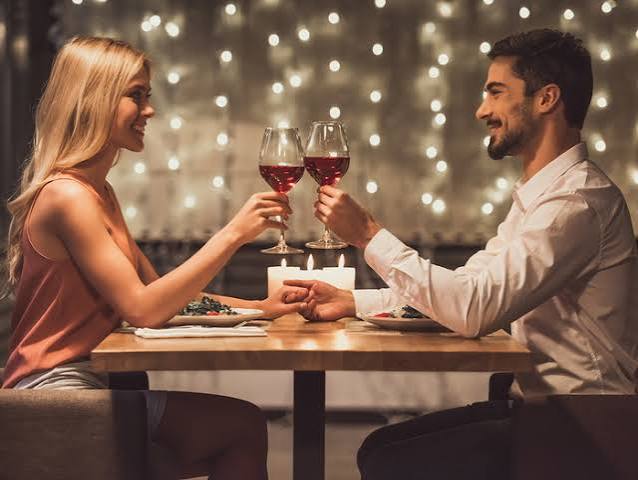 How to Have a Successful First Date, According to a Therapist - Business Insider