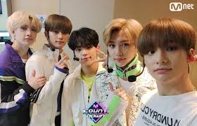 Pin By Jinson On Stray Kids Kids Groups Youtube Kids Stray Kids Chan