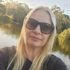 Disheveled Sean Penn puffs