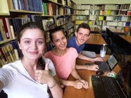Propoziția circumstanțială de timp sau circumstanțială temporală (ct) este propoziția subordonată care îndeplinește în frază funcția de complement circumstanțial de timp, arătând timpul când se petrece acțiunea din propoziția regentă. Cat De UÈor E SÄ Iei Zece La LicenÈÄ Cand EÈti La Facultate In BucureÈti