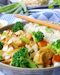 Putencurry Mit Brokkoli Mandeln Und Reis Instakoch De Rezept Puten Curry Putencurry Rezepte