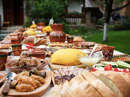 Natura reinverzeste, apar primele flori si razele soarelui ne bucura sufletele. Meniu De Paste Idei De Preparate Delicioase Pe Care SÄƒ Le Servesti La Masa De Inviere