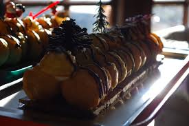 Nevers Buche De Noel Patisserie Croustillant