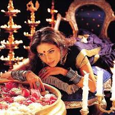 Veteran bollywood actress madhuri dixit is celebrating her 54th birthday on may 15, 2021. Happy Birthday Madhuri Dixit 20 Vintage Photos Which Show She Is An Epitome Of Beauty Madhuri Dixit Bollywood Fashion Bollywood Actress