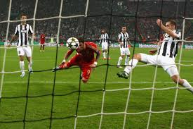 Holders bayern munich booked their place in the champions league last 16 on wednesday as robert lewandowski claimed his 71st goal in the holders bayern munich are short on defenders for wednesday's home champions league match against red bull salzburg with niklas suele out and. Juventus Vs Bayern Munich 2013 Uefa Champions League Second Straight Shutout For The Bavarians Sbnation Com