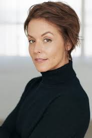 Escape the Night" Endless Winter Night (TV Episode 2017)