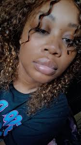 Hey yall where are we getting front lips at? Help a girl outttt