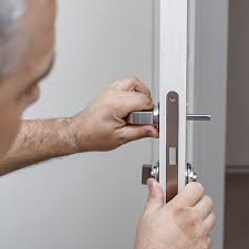 Advanced Memphis Locksmith technician working in Las Vegas
