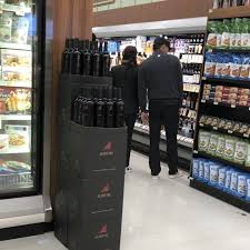 Hyun bin and son ye jin have confirmed they are dating, making it the first time the actress has been in an official public relationship. Pictures Of Hyun Bin And Son Ye Jin Grocery Shopping Emerge Despite Denial Of Dating Rumors