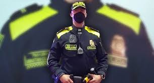 Desde el comando central de la policía nacional bolivariana, en el sector los venados, dimos palabras de aliento a nuestros. Adios Al Verde Policia Nacional Colombiana Presenta Plan Piloto De Su Nuevo Uniforme
