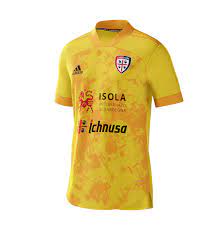 454 67,95 € * alter preis 89,95 € sie sparen 24 %. Cagliari Calcio 2020 21 Drittes Trikot