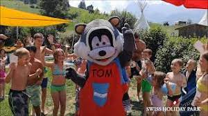 Swiss holiday park resort (4 sterne) finden sie in morschach unter der adresse dorfstrasse, nur 1 minute vom zentrum entfernt. Tom S Happy Club Im Swiss Holiday Park Youtube