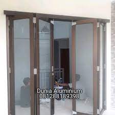 Pintu lipat berbahan aluminium dan kaca dibuat oleh bangkit mandiri glass yang melayani jasa pembuatan pintu untuk para pelanggan. Jual Jendela Aluminium Ykk Dan Pintu Lipat Rell Wina Kota Tangerang Dunia Aluminium Tokopedia
