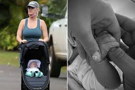 Фото © instagram / katyperry. Katy Perry Seen For First Time With Baby Daisy As They Take A Stroll On Holiday In Hawaii Mirror Online