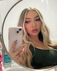 Pamela Orozco's Instagram, Twitter & Facebook