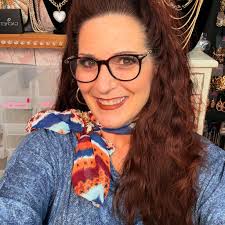 Grooming hand skin issues and alternatives to latex gloves