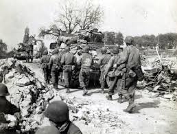Zudem endete für über eine million deutsche soldaten die kriegsgefangenschaft in einem anonymen grab in russischer erde oder wo immer sie 1.) die alliierten führten diesen krieg total. Schlacht Um Nurnberg Wikipedia