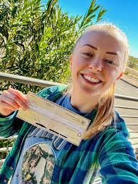 Tracy Nielsen's Instagram, Twitter & Facebook