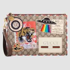 Shoppez différents accessoires de petite maroquinerie en cuir. Pochette Gucci Homme Solde Sacs Gucci A Vendre