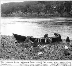 Tlingit Women And Children Cleaning Fish On Beach Southeastern Alaska Ca 1907 Indigenous People Of North America Native North Americans Aboriginal American