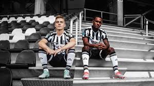 Teun bijleveld is a dutch professional footballer who plays as a midfielder for heracles almelo in the dutch eredivisie. Bakboord En Bijleveld Thuis In Almelo Heracles