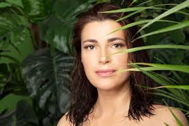 Foto Donna Bruna Ritratto, Immagini e Vettoriali